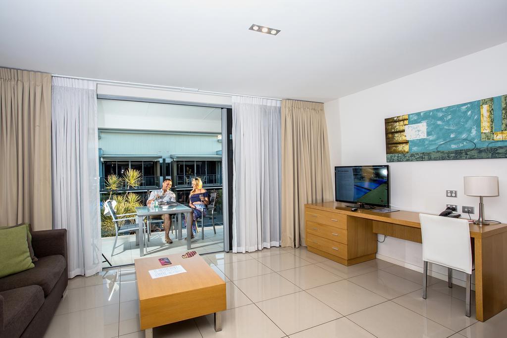 One-Bedroom Suite,414677013:JPEG