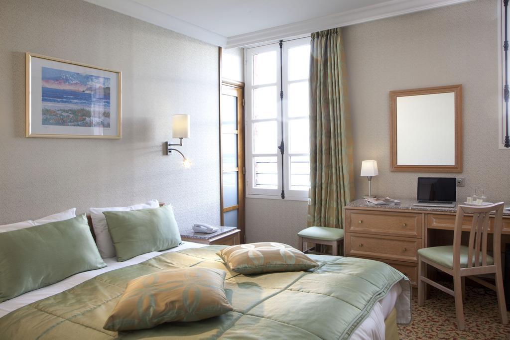 Zweibettzimmer mit Meerblick
