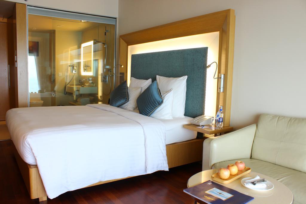 Superior Room 1 King Bed Ocean View