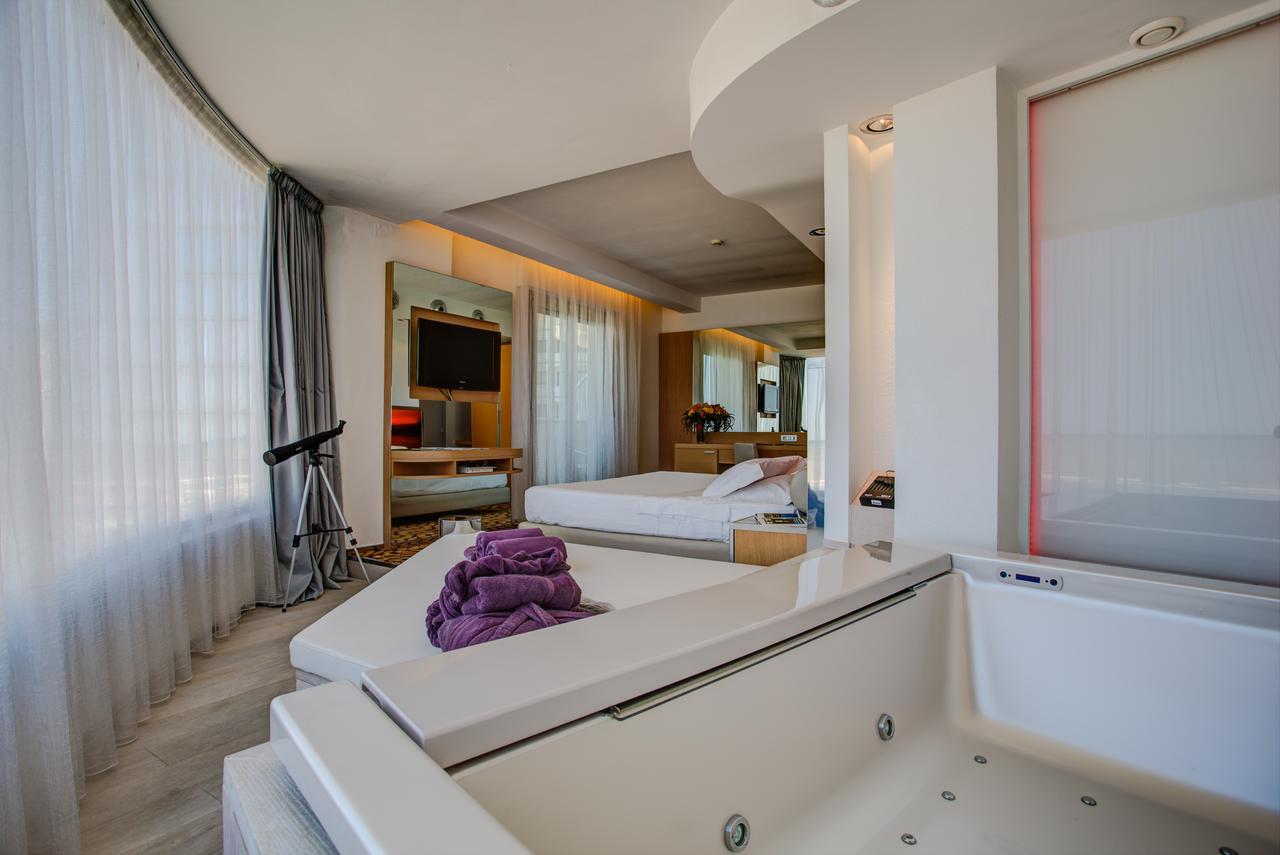 Executive Junior Suite mit Whirlpool-Badewanne