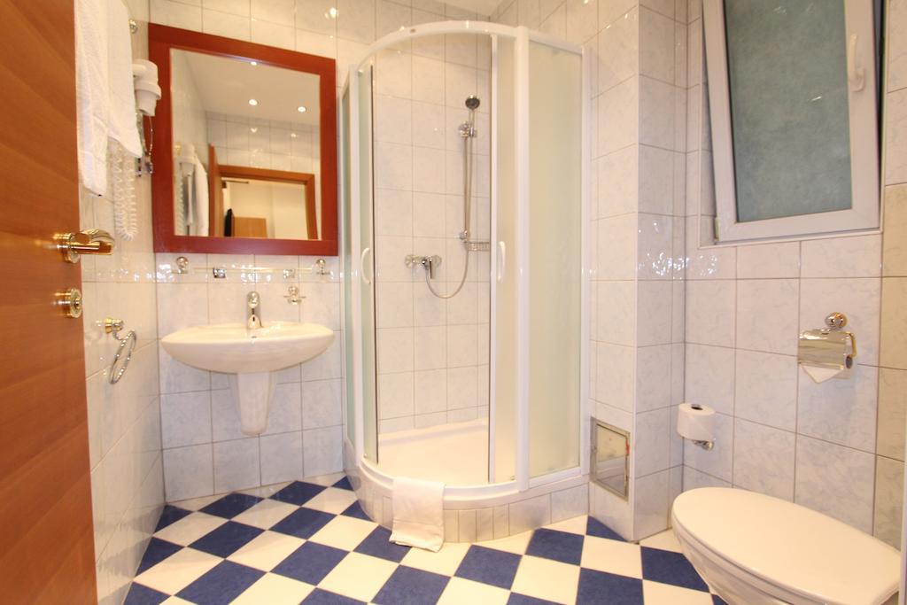 Single Room,1589180409:JPEG