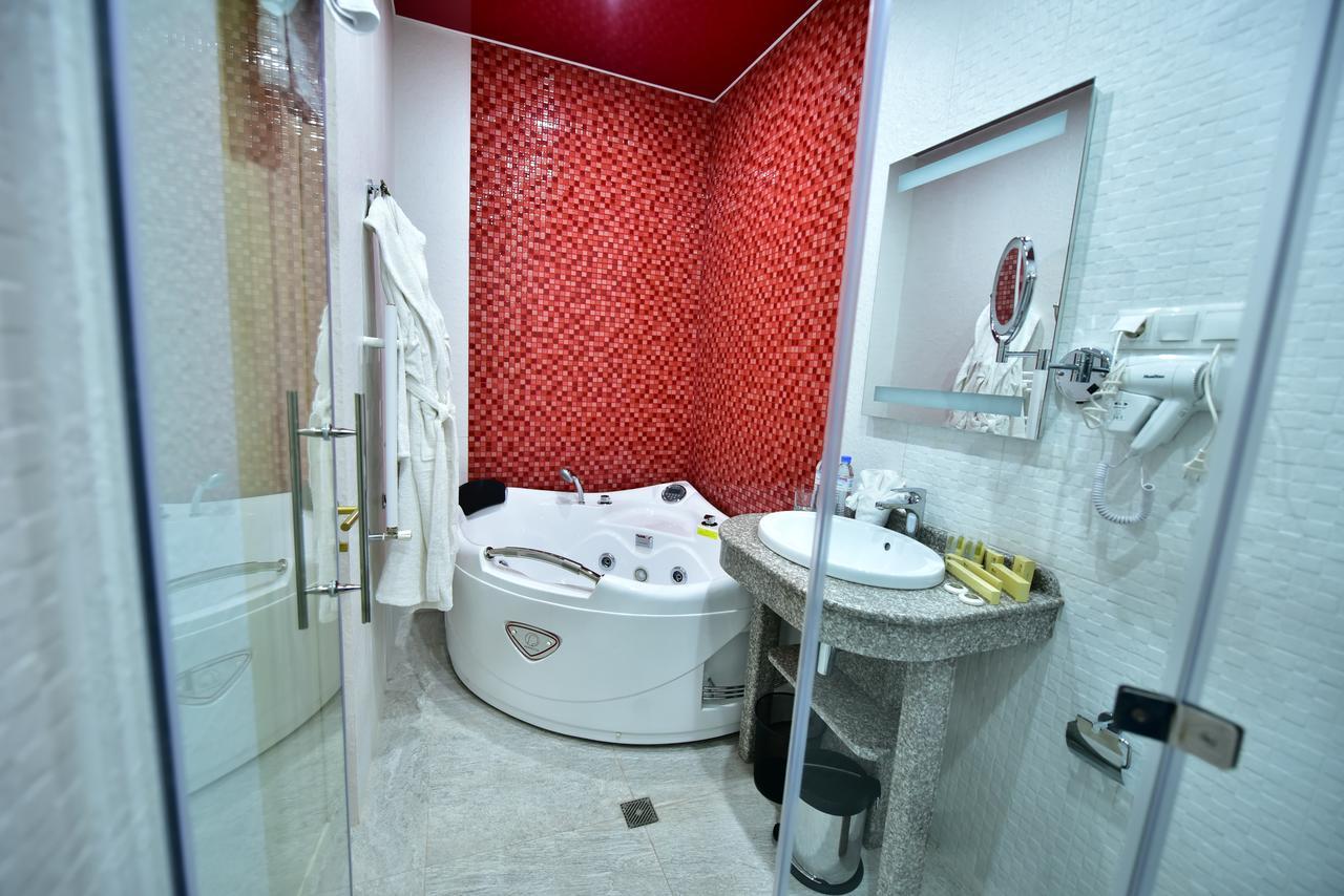 Double Room with Spa Bath,545984484:JPEG