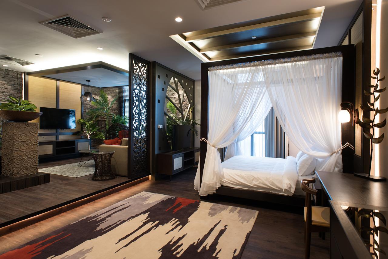 Tropical Suite
