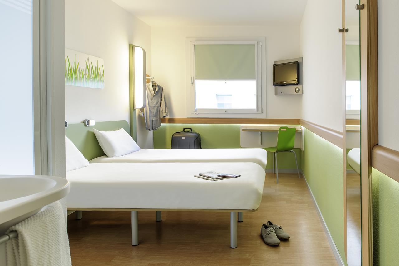 Tweepersoonskamer met 2 Aparte Bedden