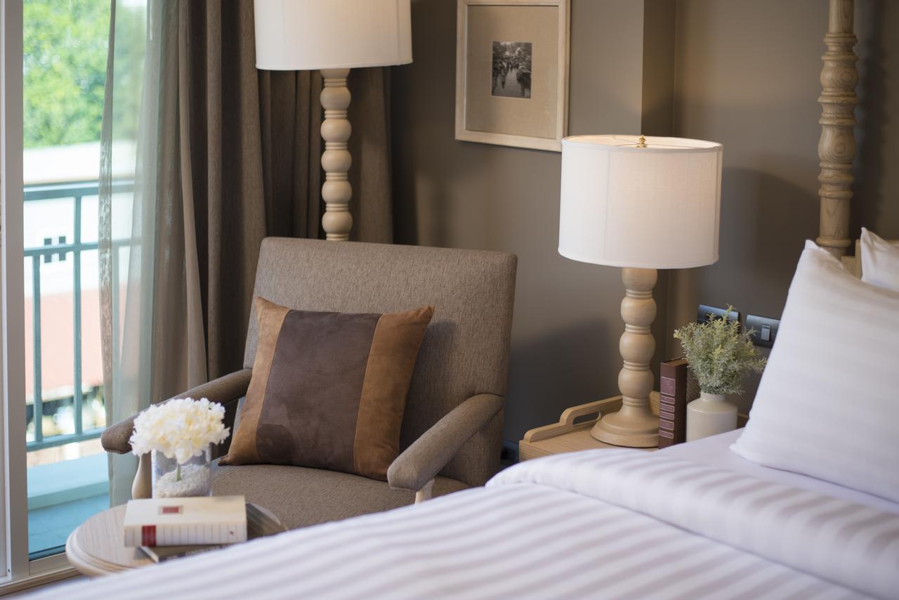 Riverside Deluxe King Room