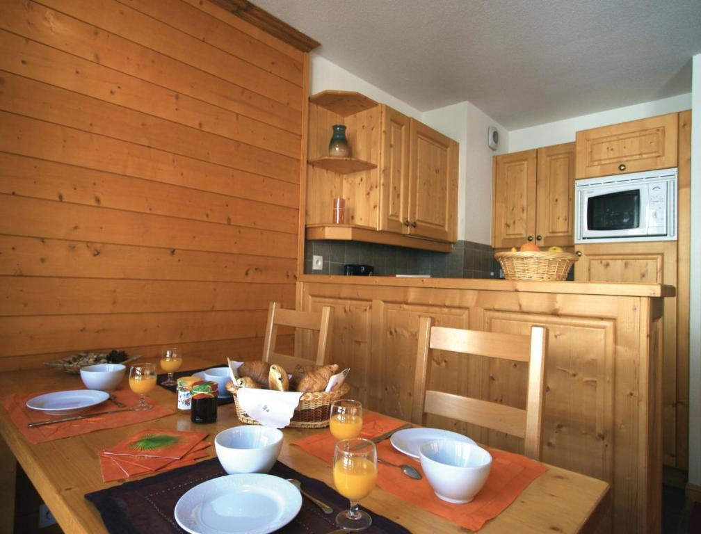 Studio (2 Adults)