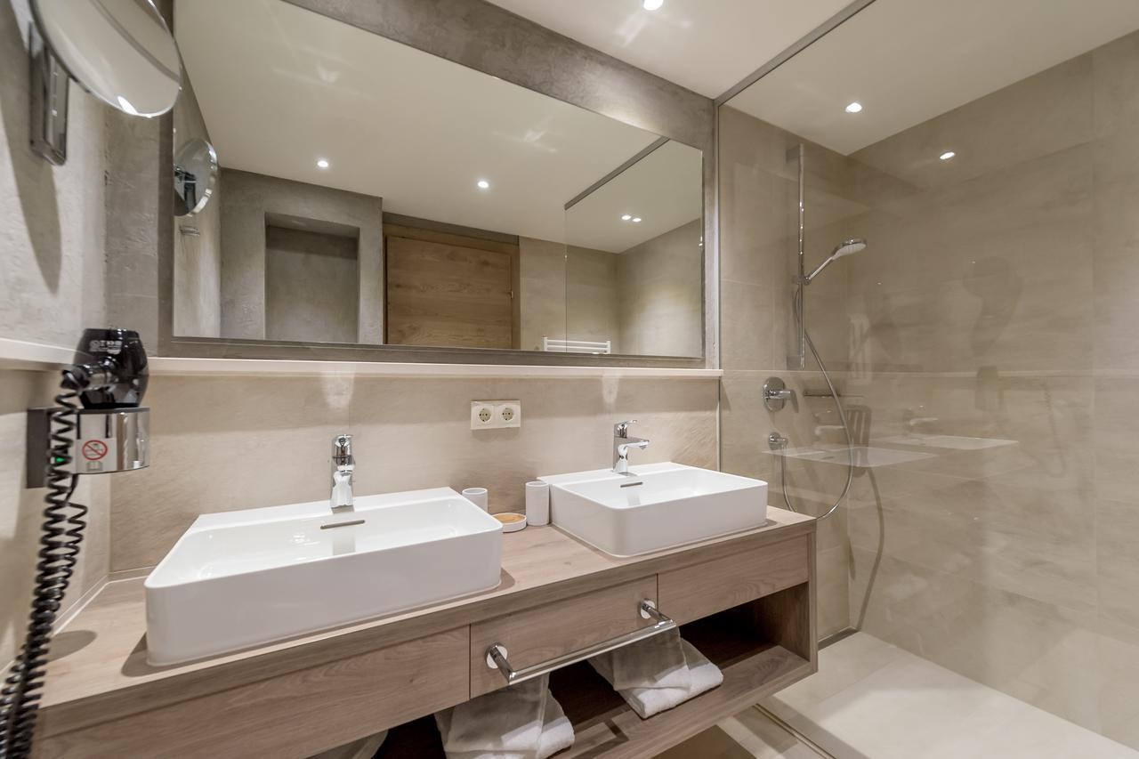 Alpine Apart,639879780:JPEG