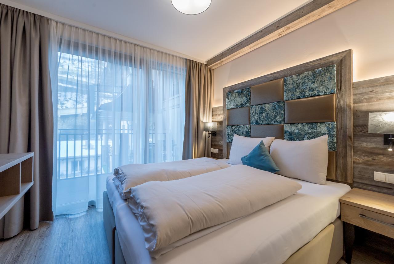 Alpine Apart,639880491:JPEG