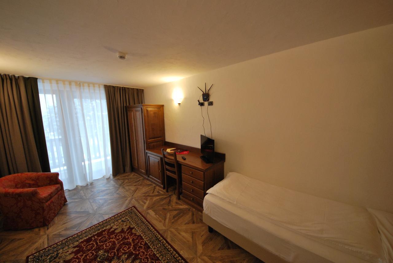 Standard Family Room