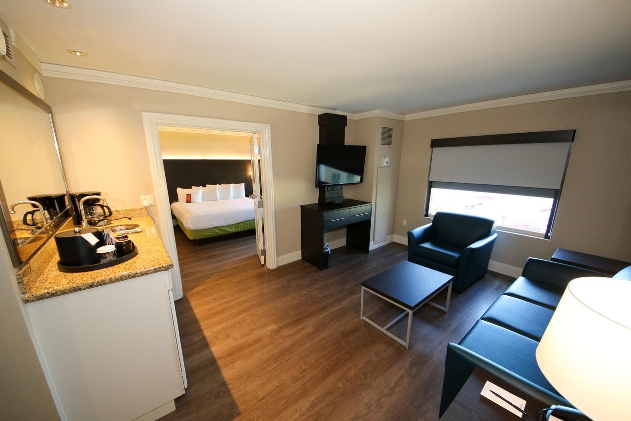 One-Bedroom Suite