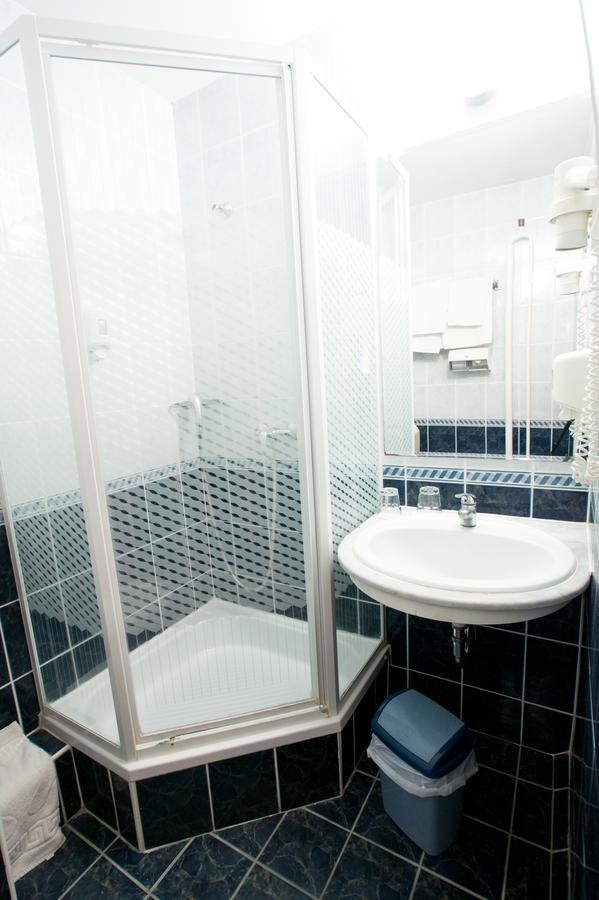 Standard Double Room,1771563447:JPEG
