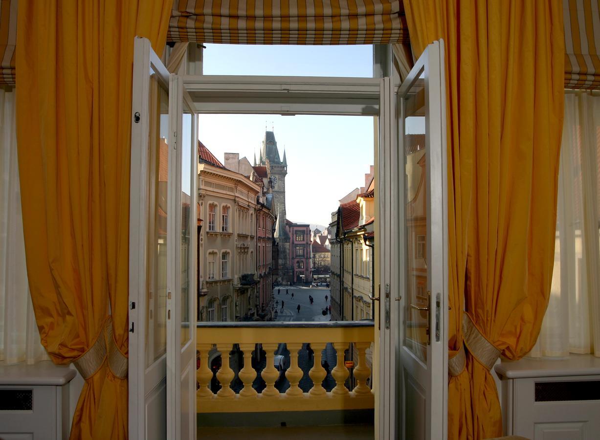 Suite with Old Town Square View,776167531:JPEG