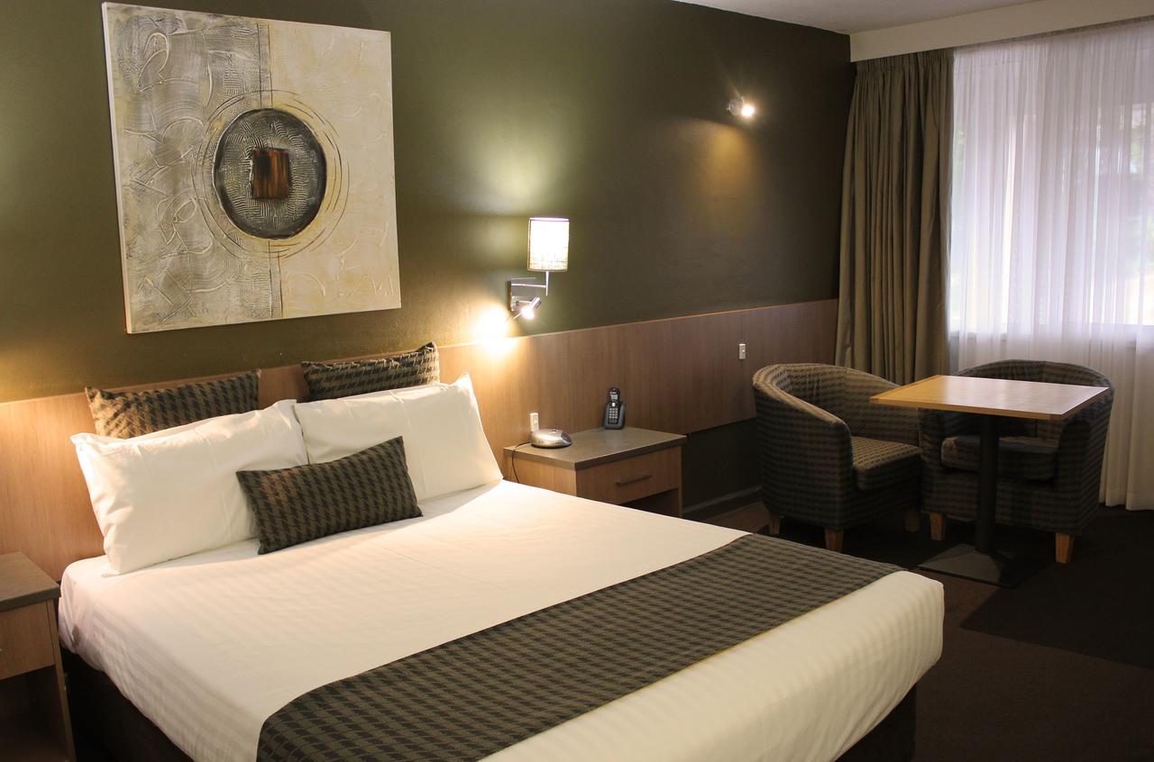 Deluxe Queen Room