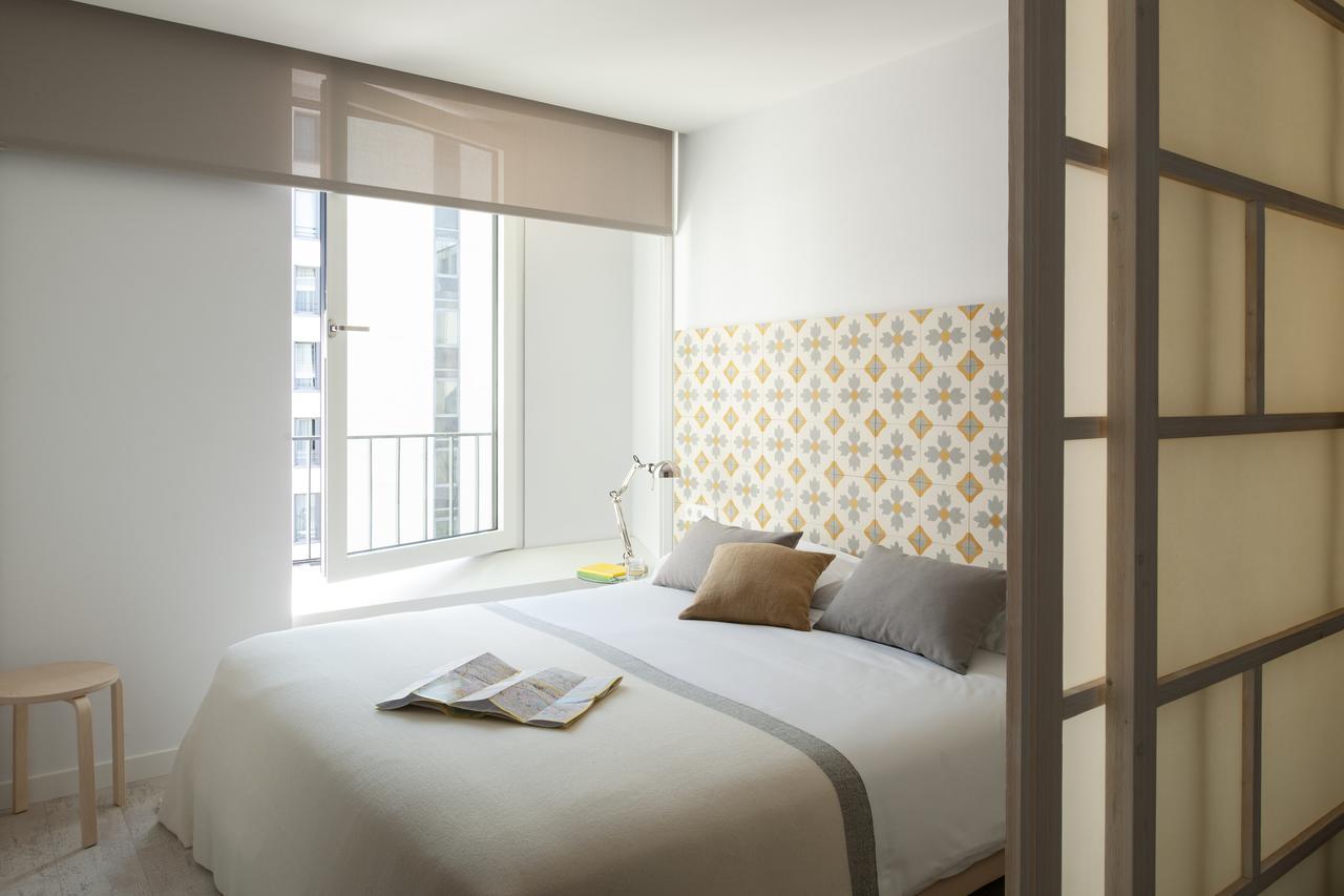 Two-Bedroom Apartment with One Bathroom,664689711:JPEG
