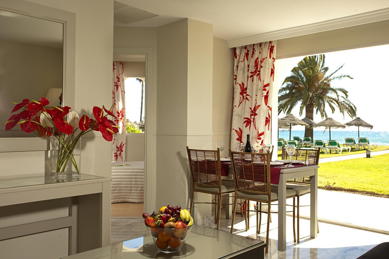 Two-Bedroom Apartment with frontal sea views ( 2 Adults)