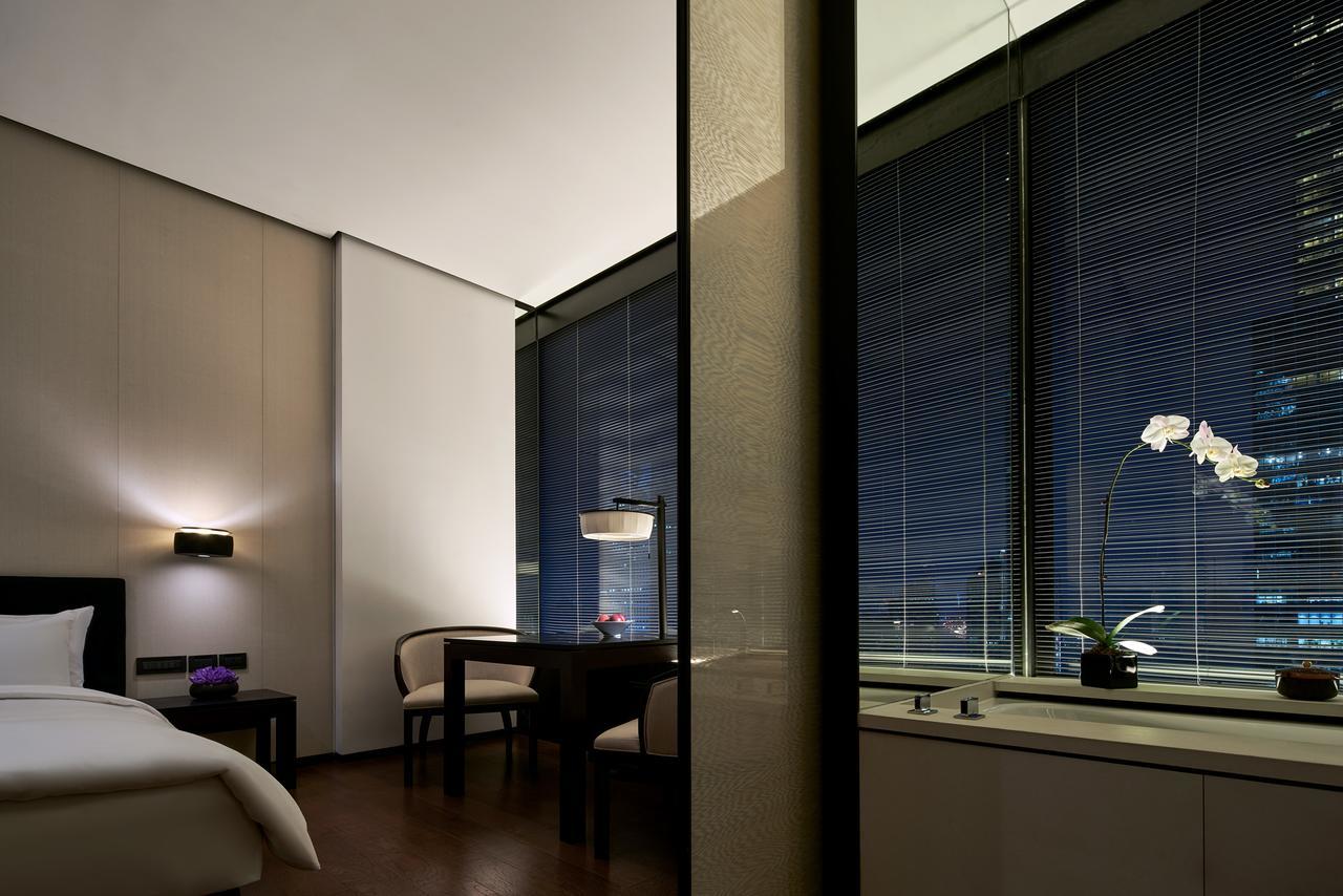 Deluxe King Room-Non Smoking
