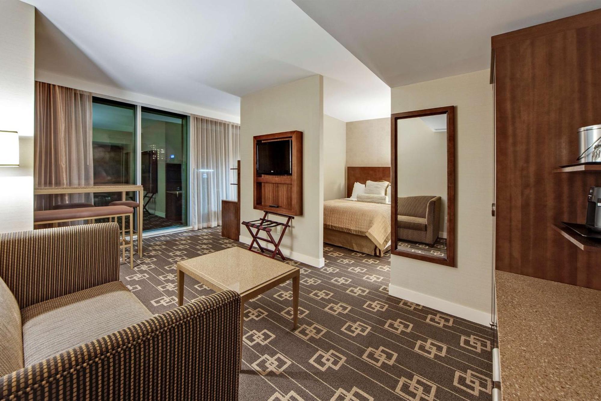 Suíte de 1 Quarto com Cama Queen-size - Andar Alto