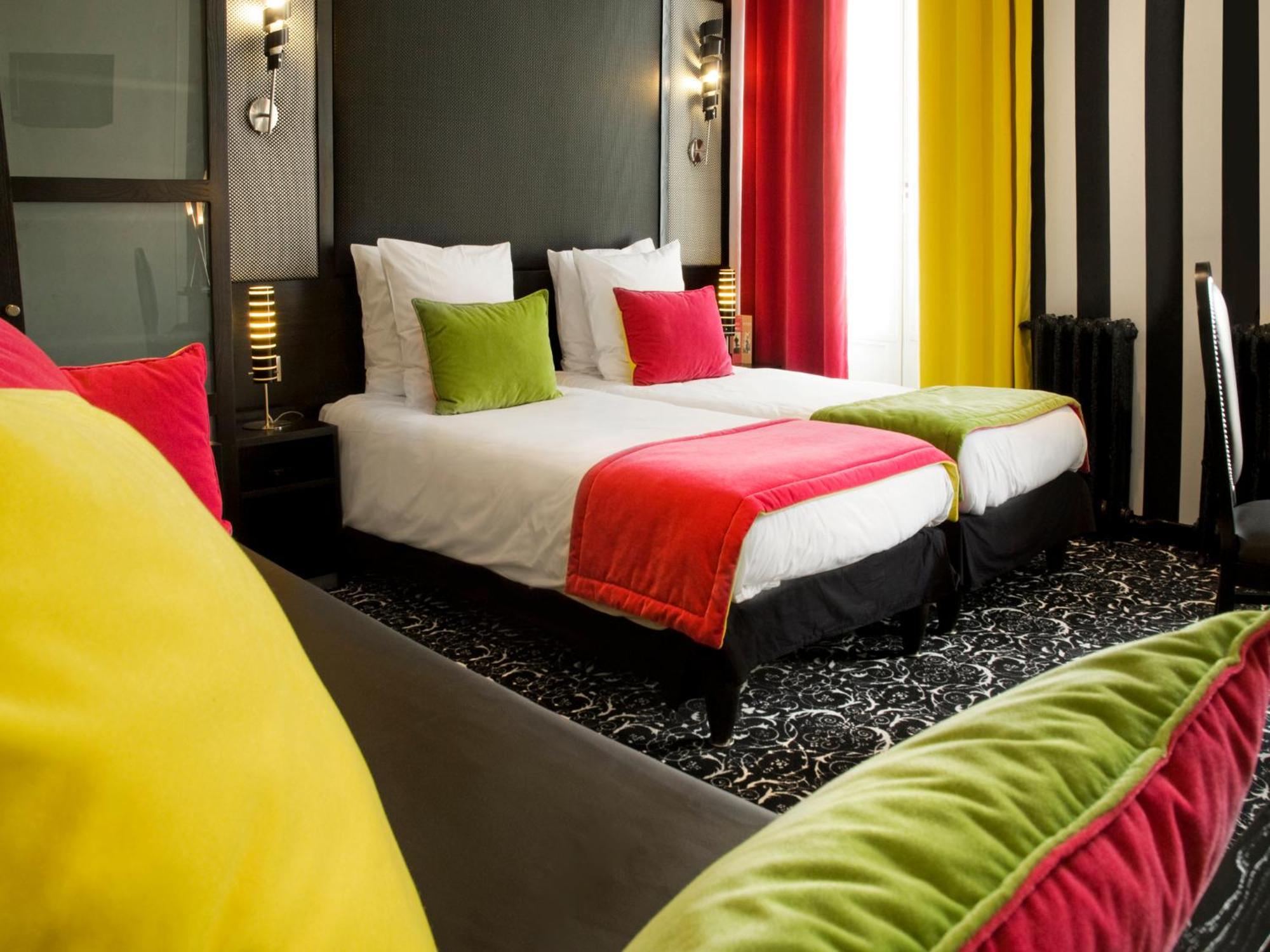 Superior Double Room with Seine River Boat Cruise Tour Included