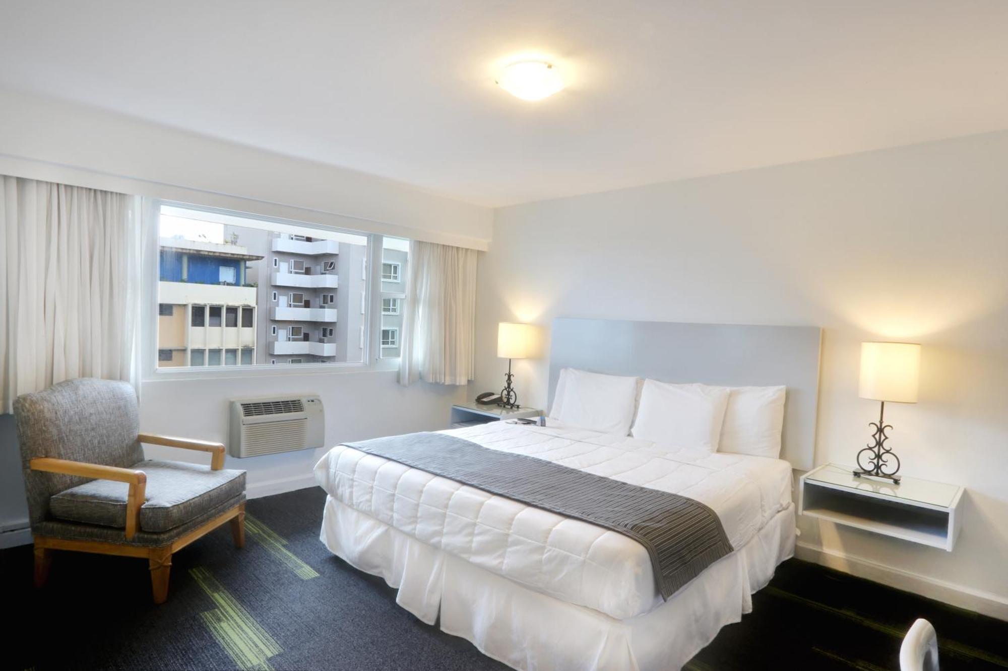 Deluxe Ocean View High Floor