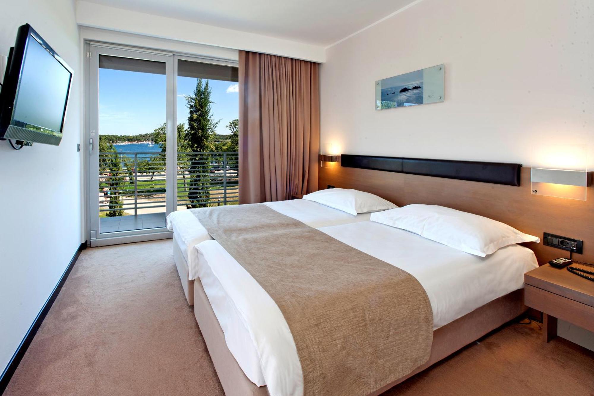 Premium Room with Balcony and Sofa Bed - Sea View