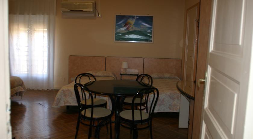Habitación Cuádruple con baño compartido