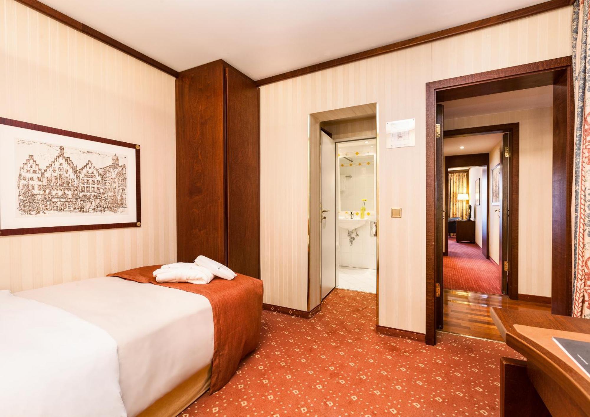 Business Single Room,749418632:JPEG
