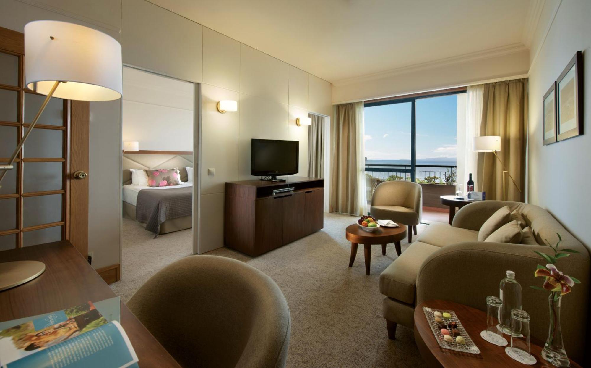 Junior Suite,1765575180:JPEG