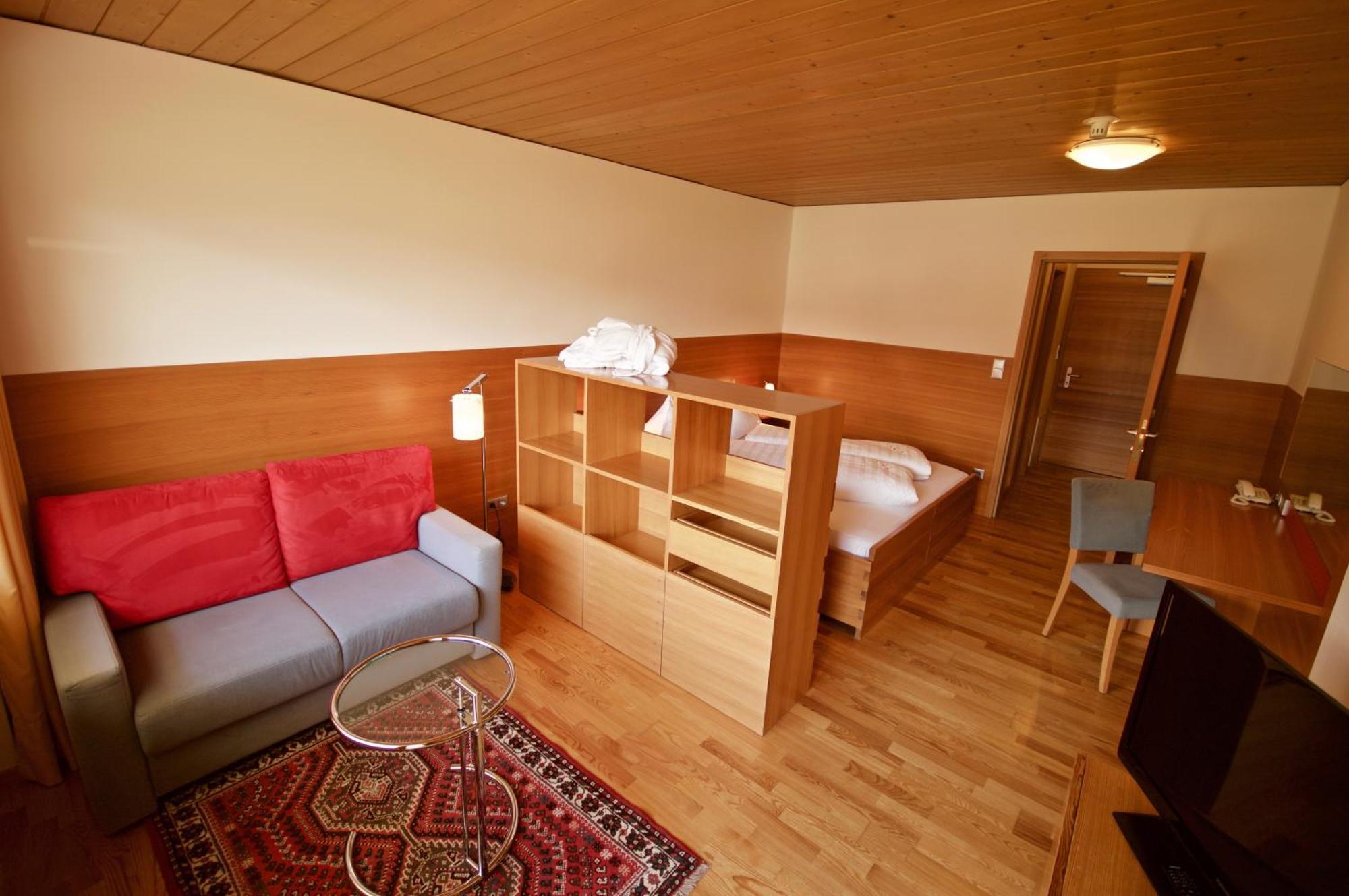 Double Room Sitting Area,728274859:JPEG