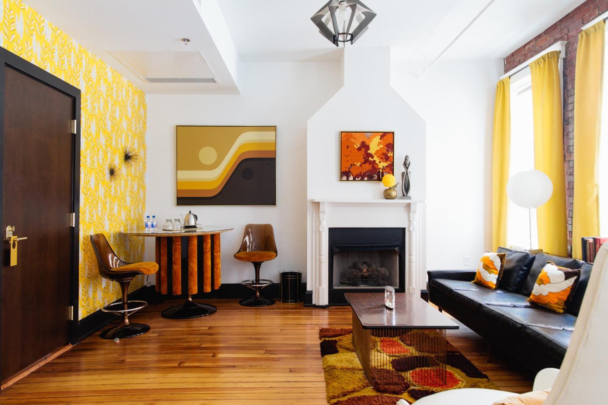 Executive Suite - The Mod