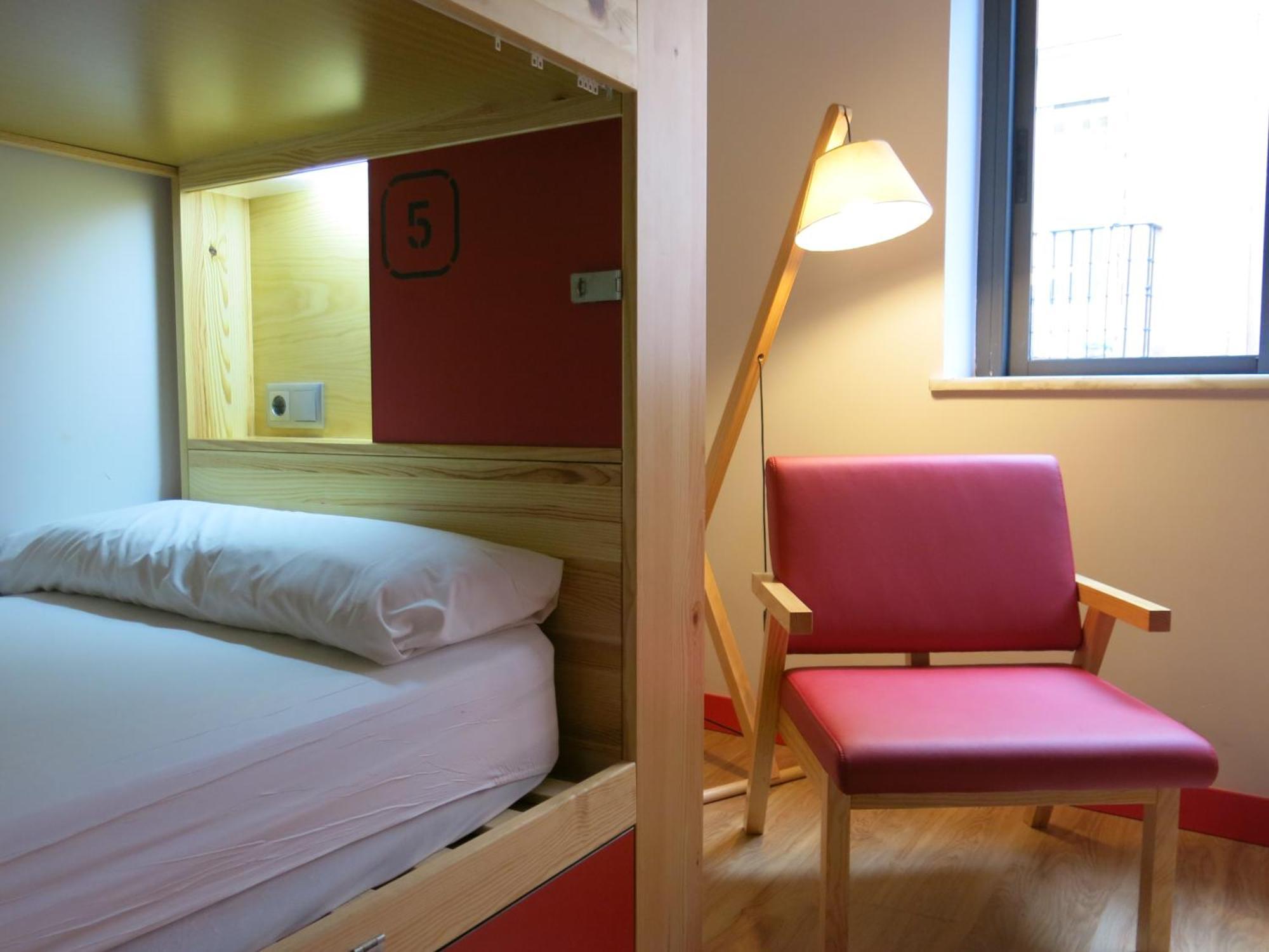 Bed in een Gemengde Slaapzaal met 6 Bedden