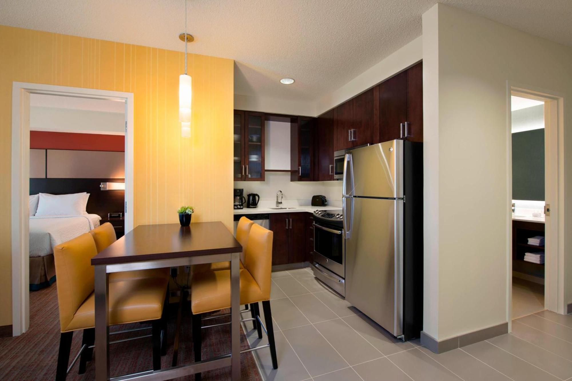 One-Bedroom Suite,826060466:JPEG