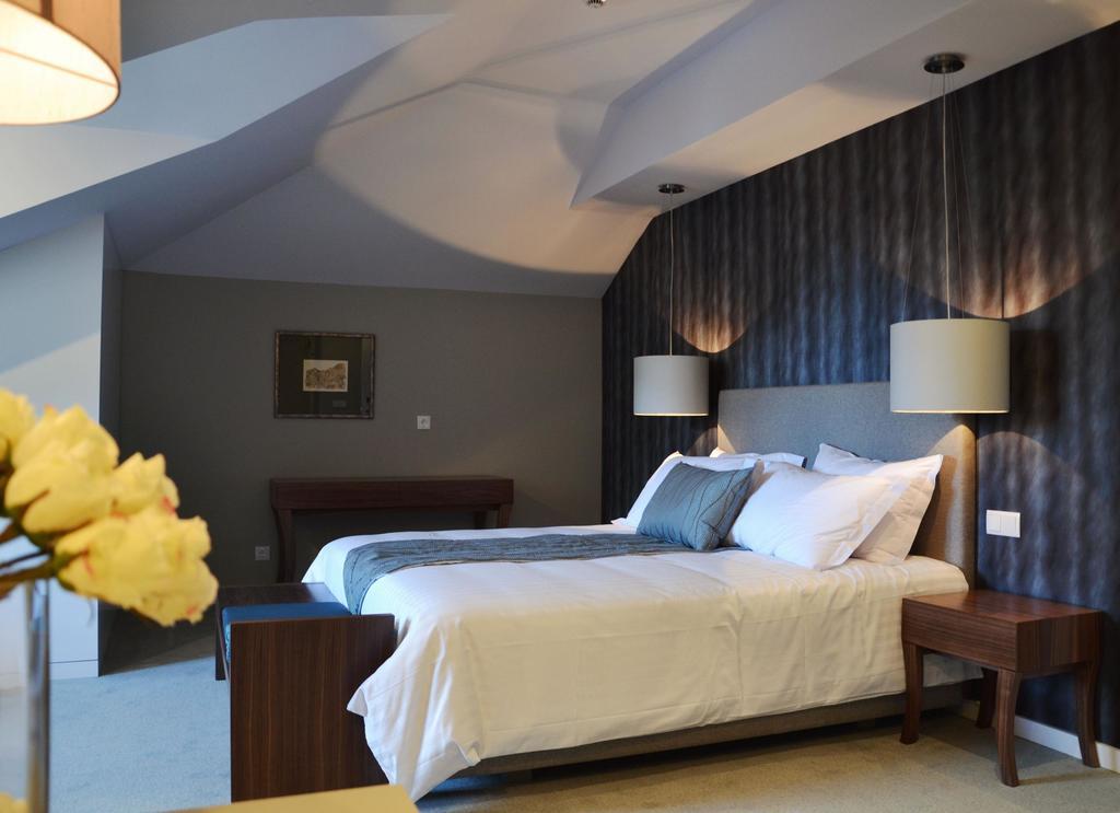 Quarto com Cama de Casal ou 2 de Solteiro e Cama Extra