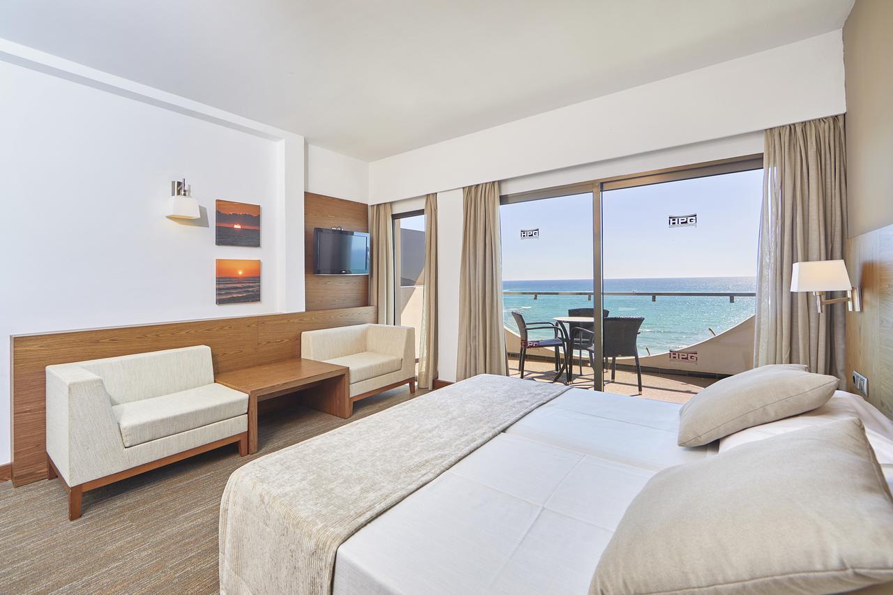 Chambre Lits Jumeaux Supérieure avec Balcon et Vue sur la Mer