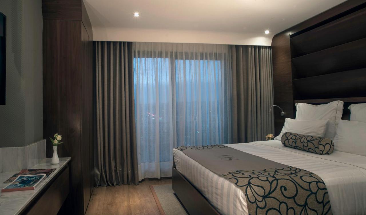 Executive King Room