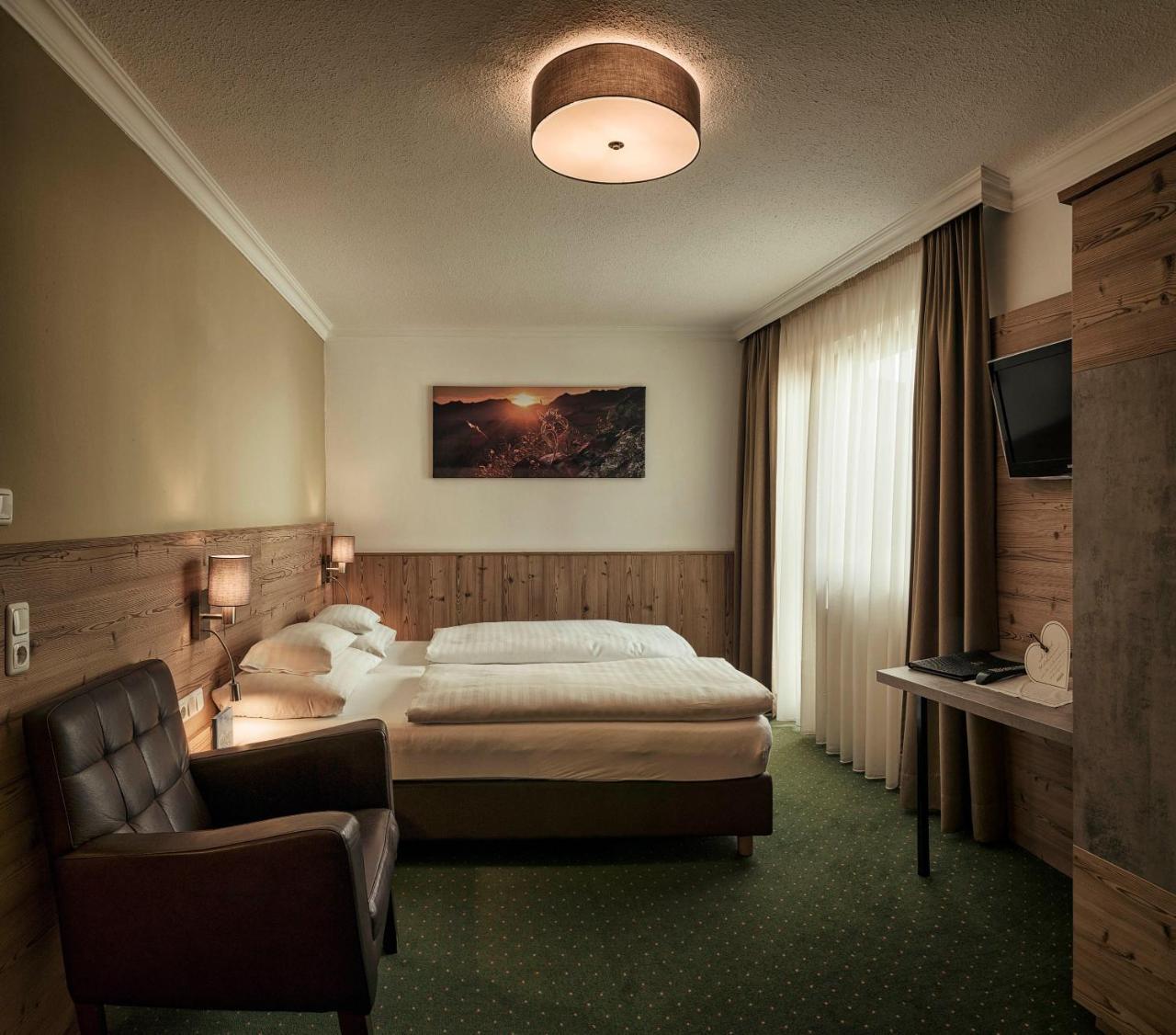 Double Room,1583086743:JPEG