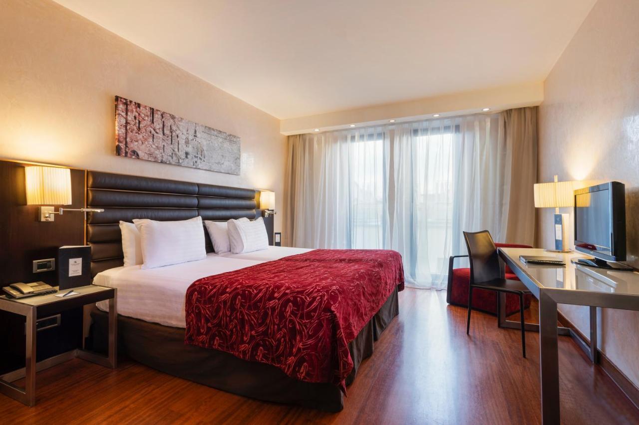Double or Twin Room with Extra Bed (3 Adults),746442959:JPEG