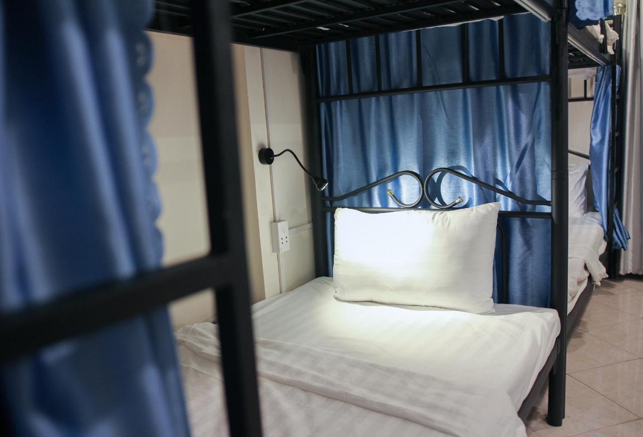 Bed 8-Bed Mixed Dormitory Room