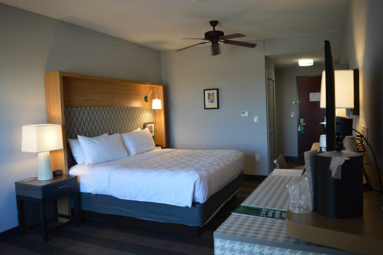 Standard King Room - Mobility Accessible,1155176244:JPEG