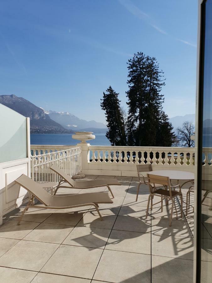 Deluxe Kamer aan het Meer met Terras - Inclusief Toegang tot de Spa - Reservering Nodig