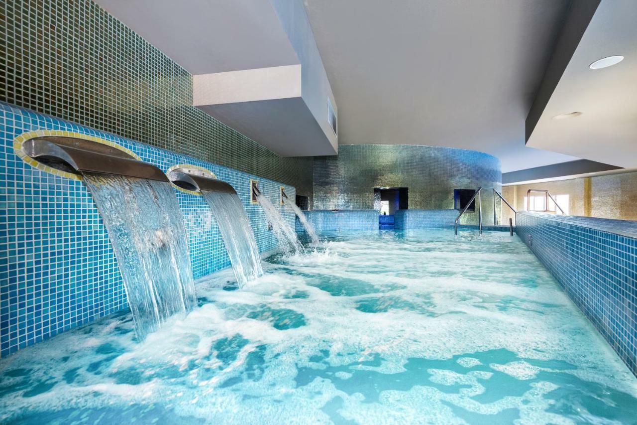 Chambre Triple de Luxe avec Accès au Spa