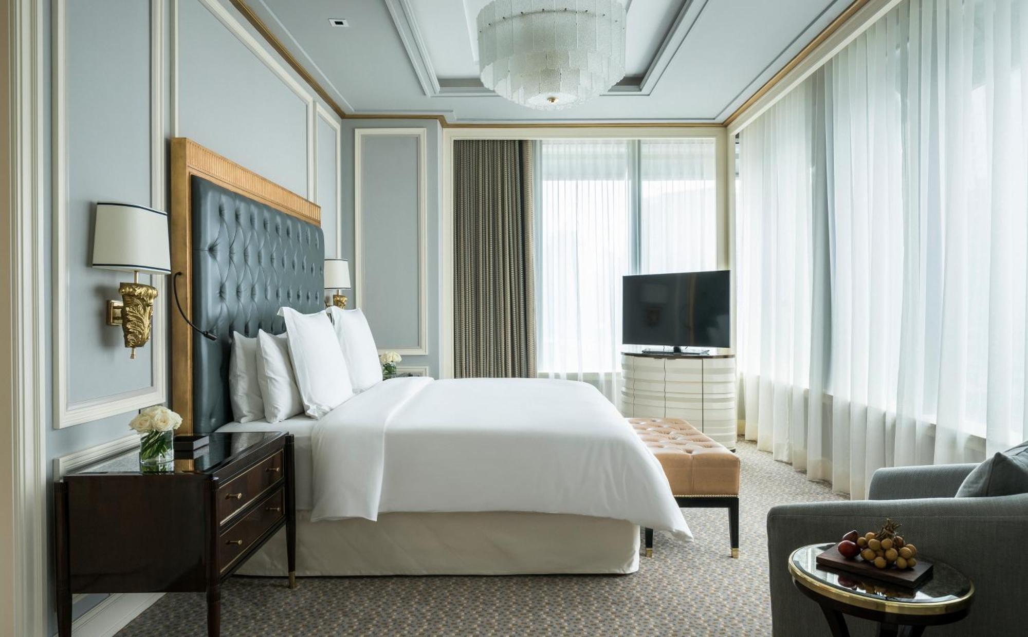 Premier King Suite