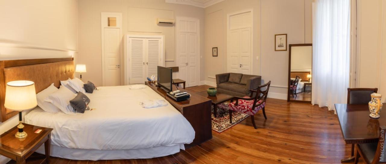 Colonial Suites