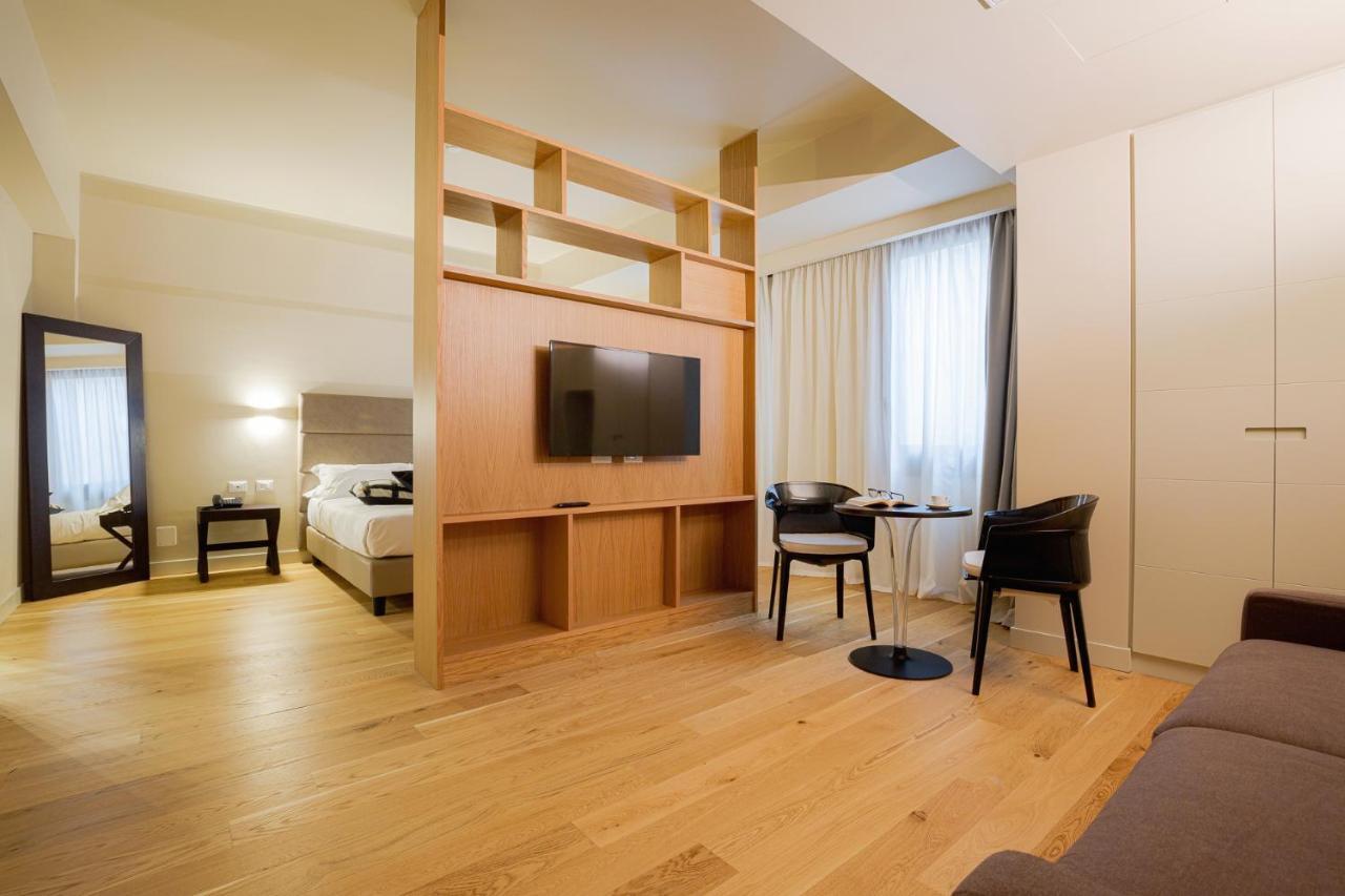 Family Room,944930278:JPEG