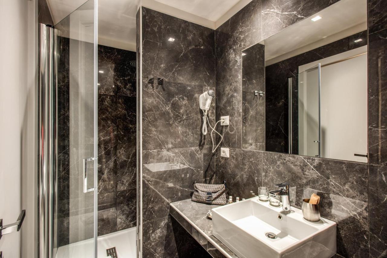 Chambre Double avec Balcon - Bâtiment Annexe - Via del Corso 112