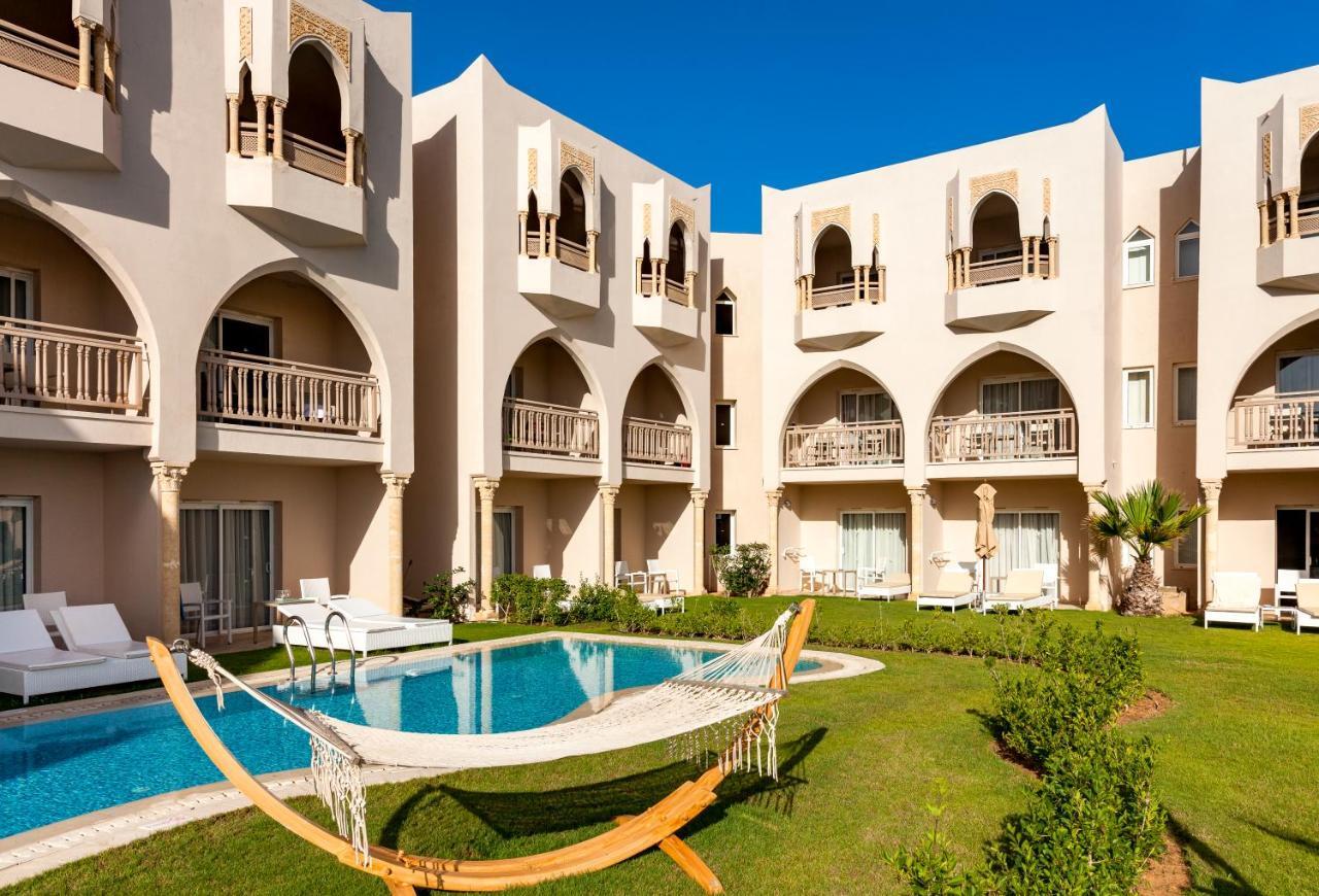 Chambre Double ou Lits Jumeaux avec Accès Piscine