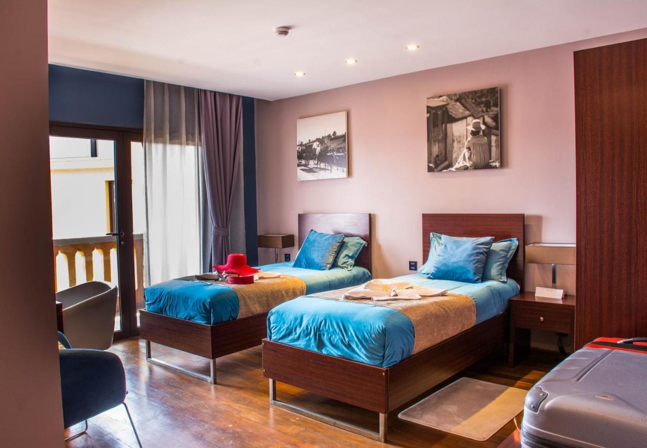Deluxe Double Room with Balcony,960319414:JPEG