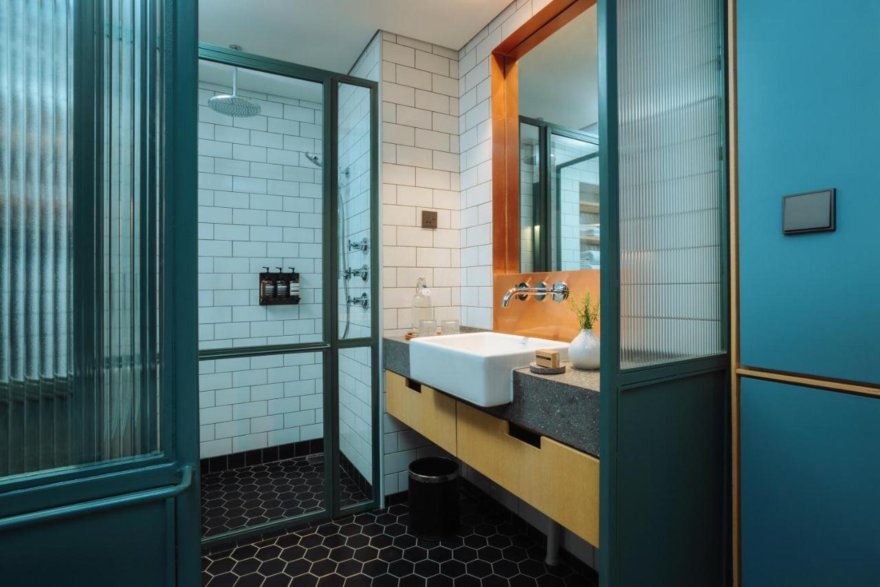 Courtyard Room