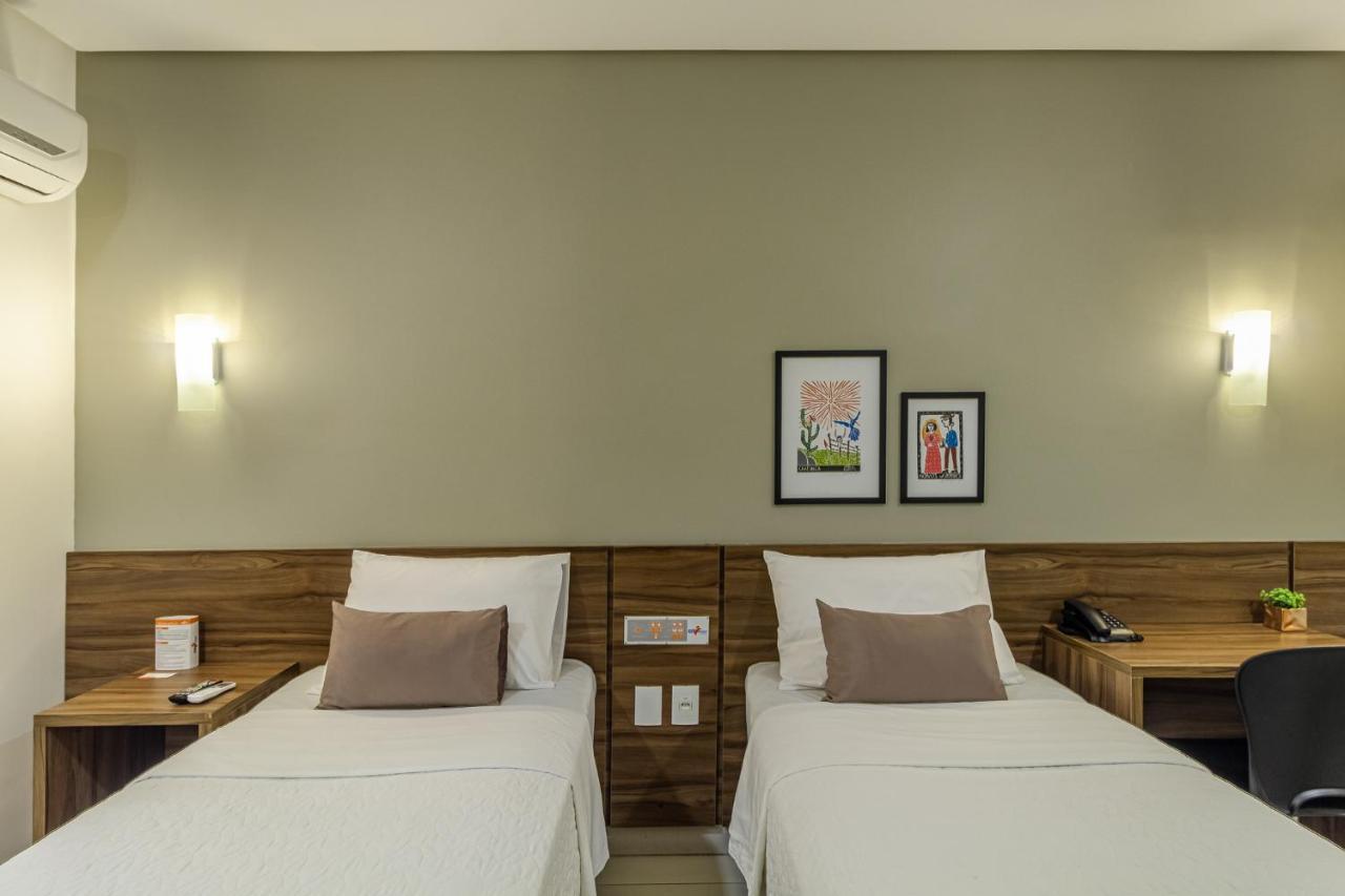Quarto Deluxe com 2 Camas de Solteiro
