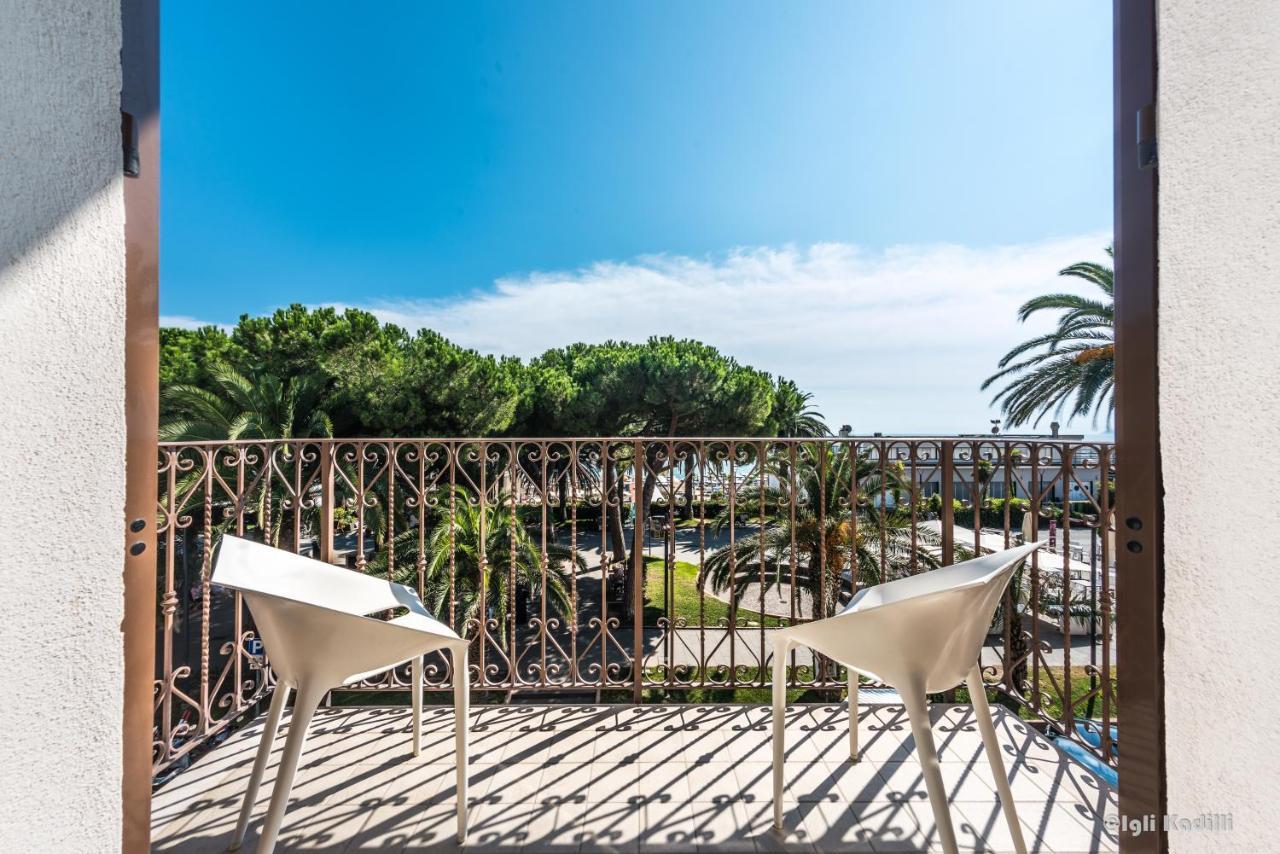 Dreibettzimmer mit Balkon