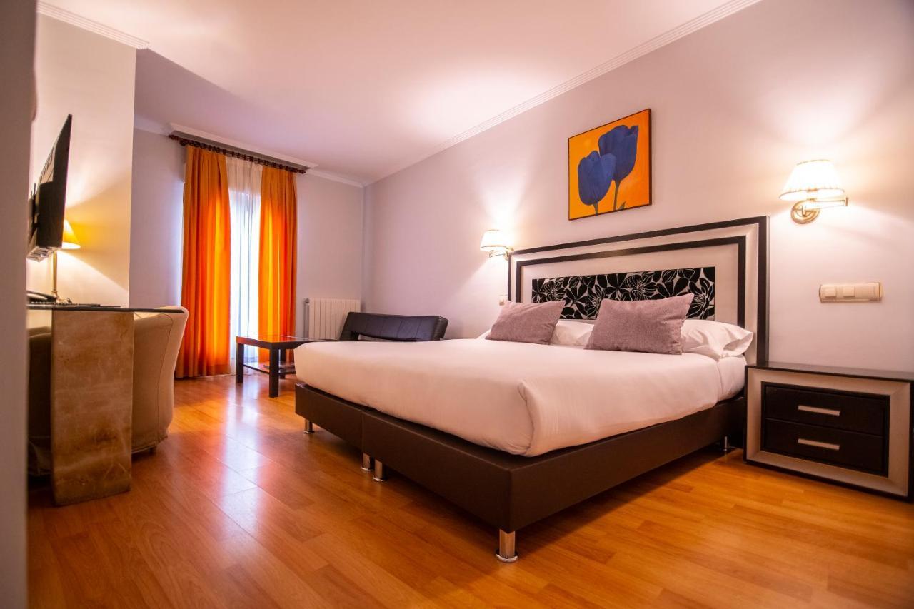 Double or Twin Room,999634986:JPEG